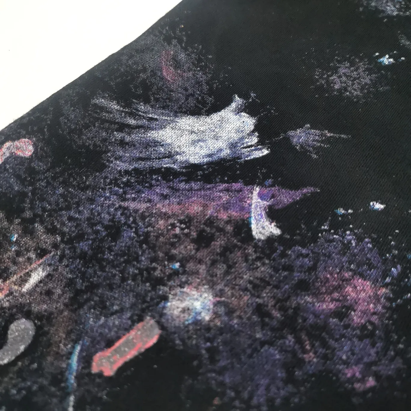 Supplementary details - the top tested version OFFWHITE Starry Sky Fireworks Melbourne limited splash hoodie hooded pullover sweatshirt Fabric: Made of custom-made (more than 490 grams - double-ply large terry fabric at the counter) high-gram weight fabric makes the clothes look more textured, soft to the touch, super thick, classic version, small dropped shoulders, micro silhouette! Pay attention to the important points~ The weight of more than 490 grams is not exaggerated and does not contain water. Those sellers who brag about the weight can only deceive novice customers. But when you get our goods, the weight and sinking are right there. You can taste it yourself, and the texture does not lie! (100% cotton fabric, no pilling) The white arrows on the back + the stripes on the arms are all made of foam and have a feel and protrusions. The fireworks color system is obtained through contrasting printing. There are eight panels in the whole body. Seven color sets and eight panels are printed in eight times. The first layer is gray, the second layer is white, the third layer is yellow, the fourth layer is green, the fifth layer is blue, the sixth layer is purple, the seventh layer is orange. The last layer is arrow paint printing. The seven colors are layered on each other, which will also create new colors. The arrows on the back and the front squares are first glued and then hung in four layers. The paint has an obvious concave and convex feeling. Quality speaks for itself in the details. The blue letters are electrostatic three-dimensional flocking, which is done separately and then printed through high-temperature thermal transfer‼ ️It can be called a fake killer, you can see that every detail on the clothes is ceiling craftsmanship‼ ️ Size chart